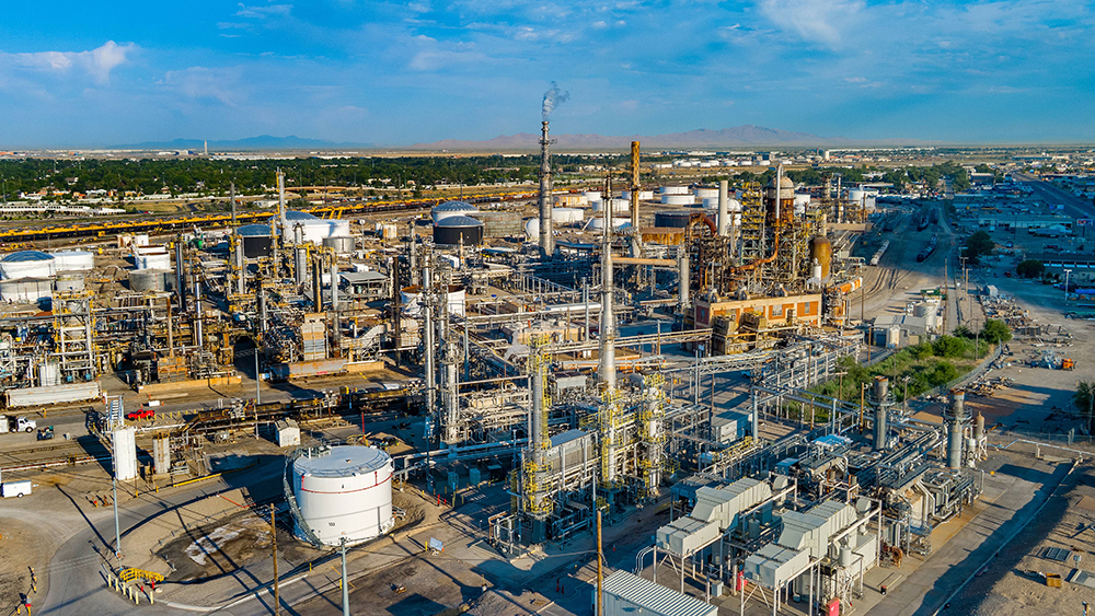 MPC's Salt Lake City refinery uses a wet gas scrubber (center stack with vapor emerging) to reduce emissions. 